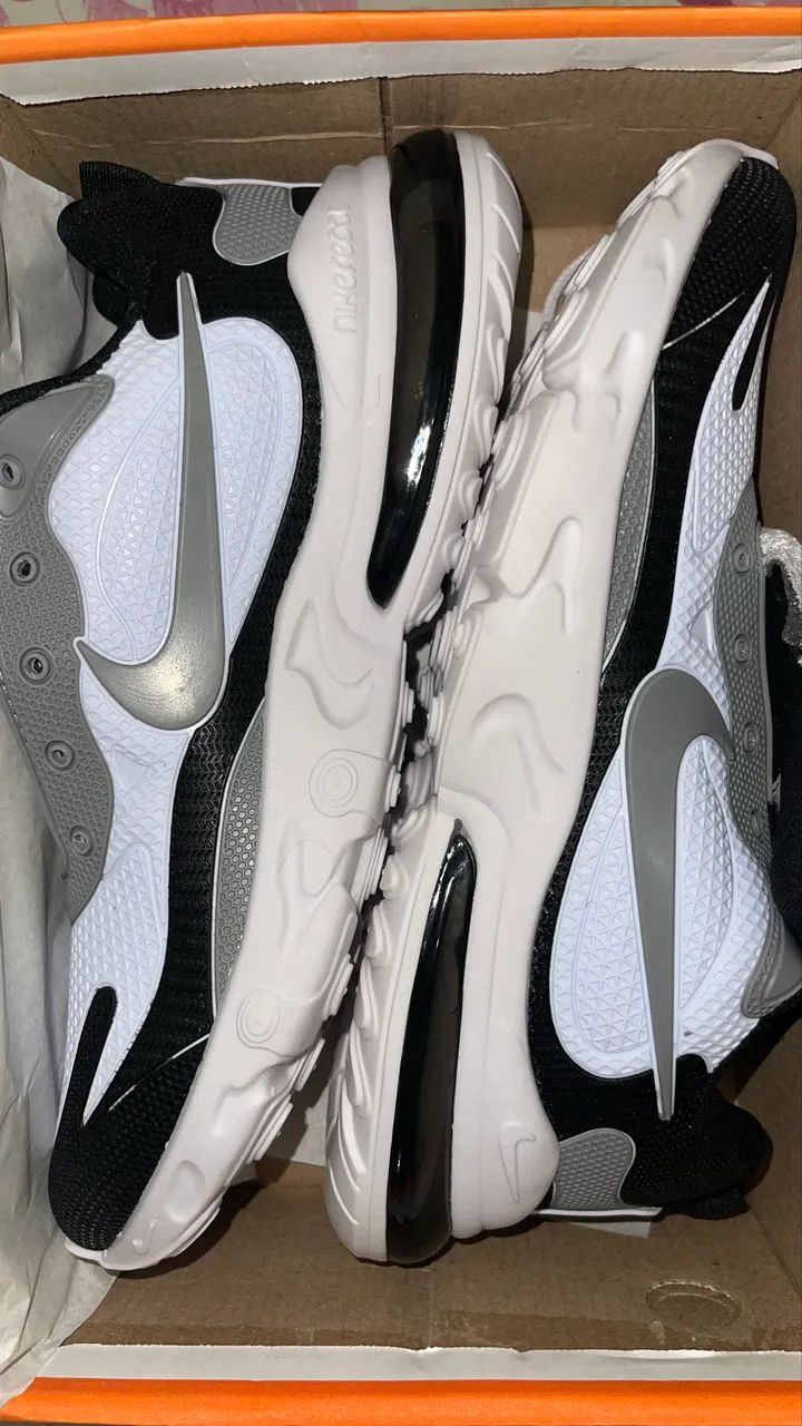 Air Max React 270 - Foto 3