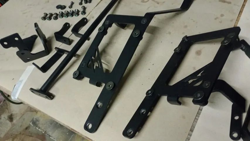Suporte baú lateral Bráz NX 500 - Peças para motos - Grande