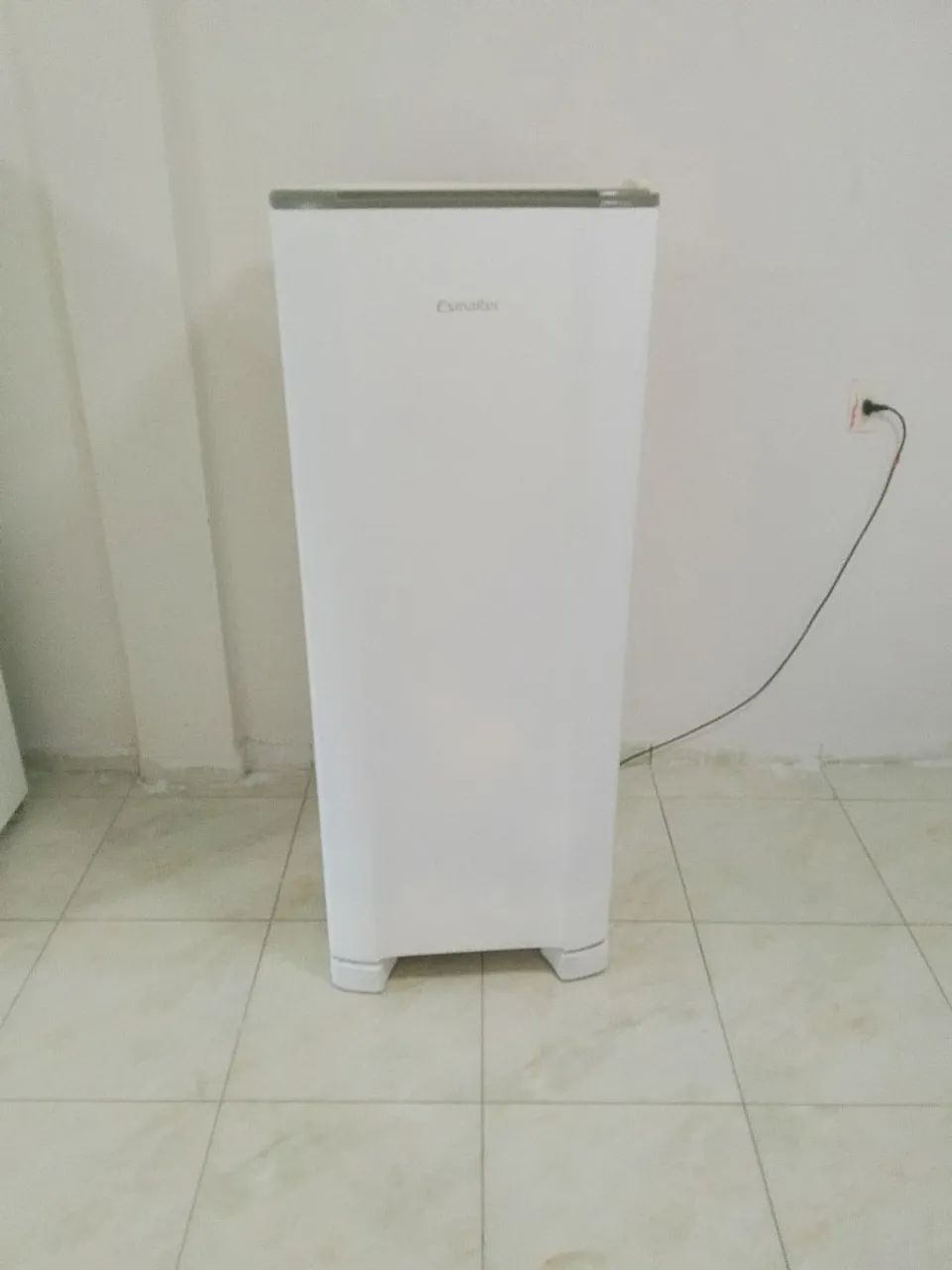 vende-se geladeira Esmaltec