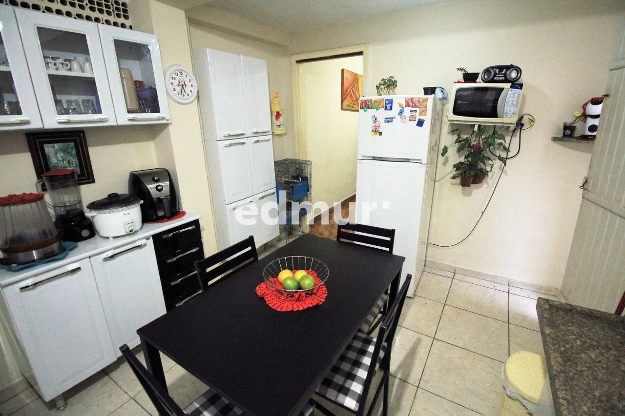CASA para VENDA com 177m² no bairro Utinga com 4 quartos e 1 vagas. Santo André, SP - Foto 2