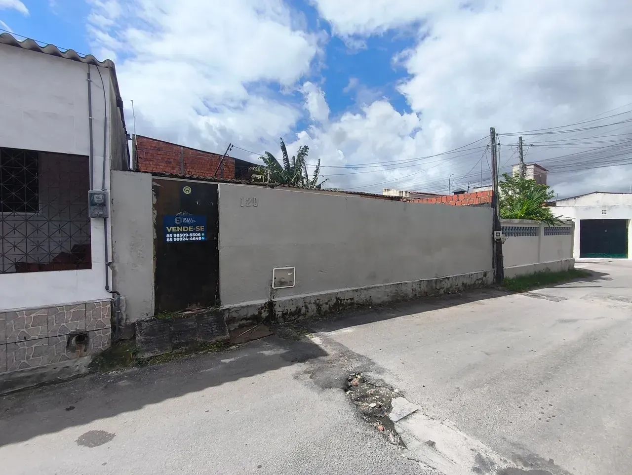 Terreno com 02 casas no bairro Prefeito José Walter