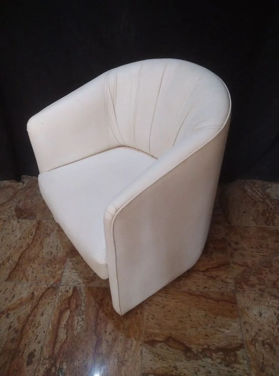 Poltrona couro branco barato  - Foto 2