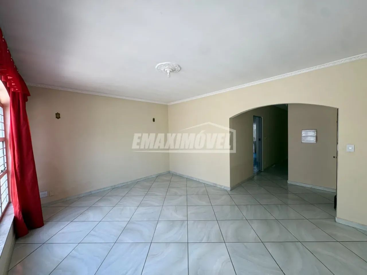 Casa com 3 dormitórios com suíte na Vila Haro - Foto 2