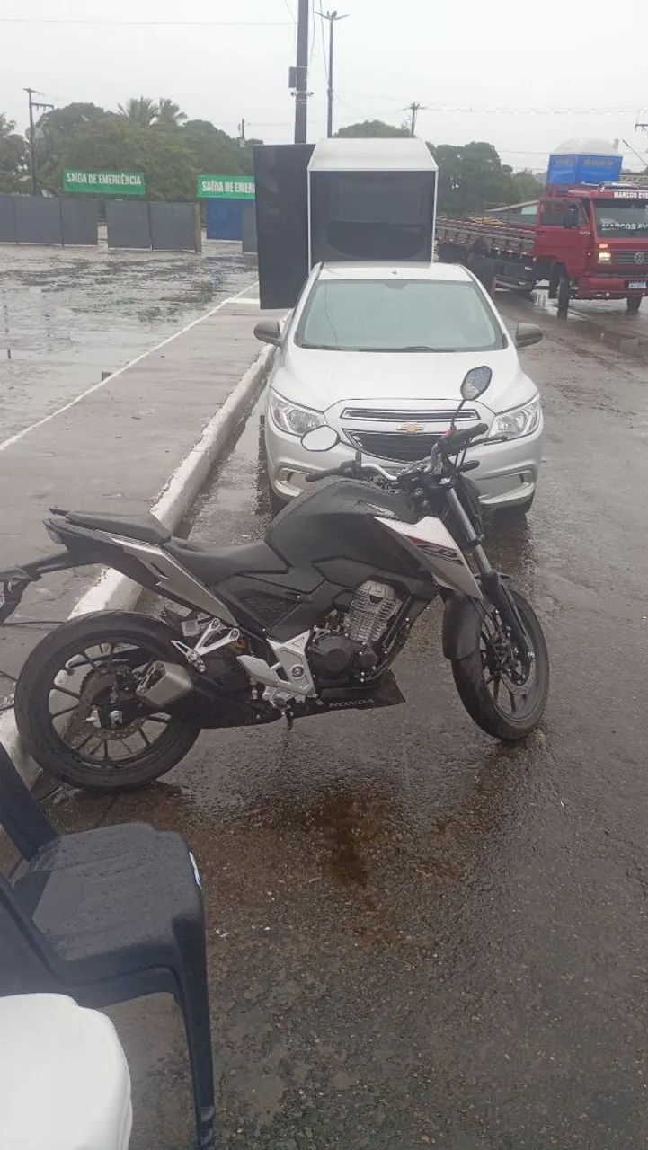 Moto zerada cb300F