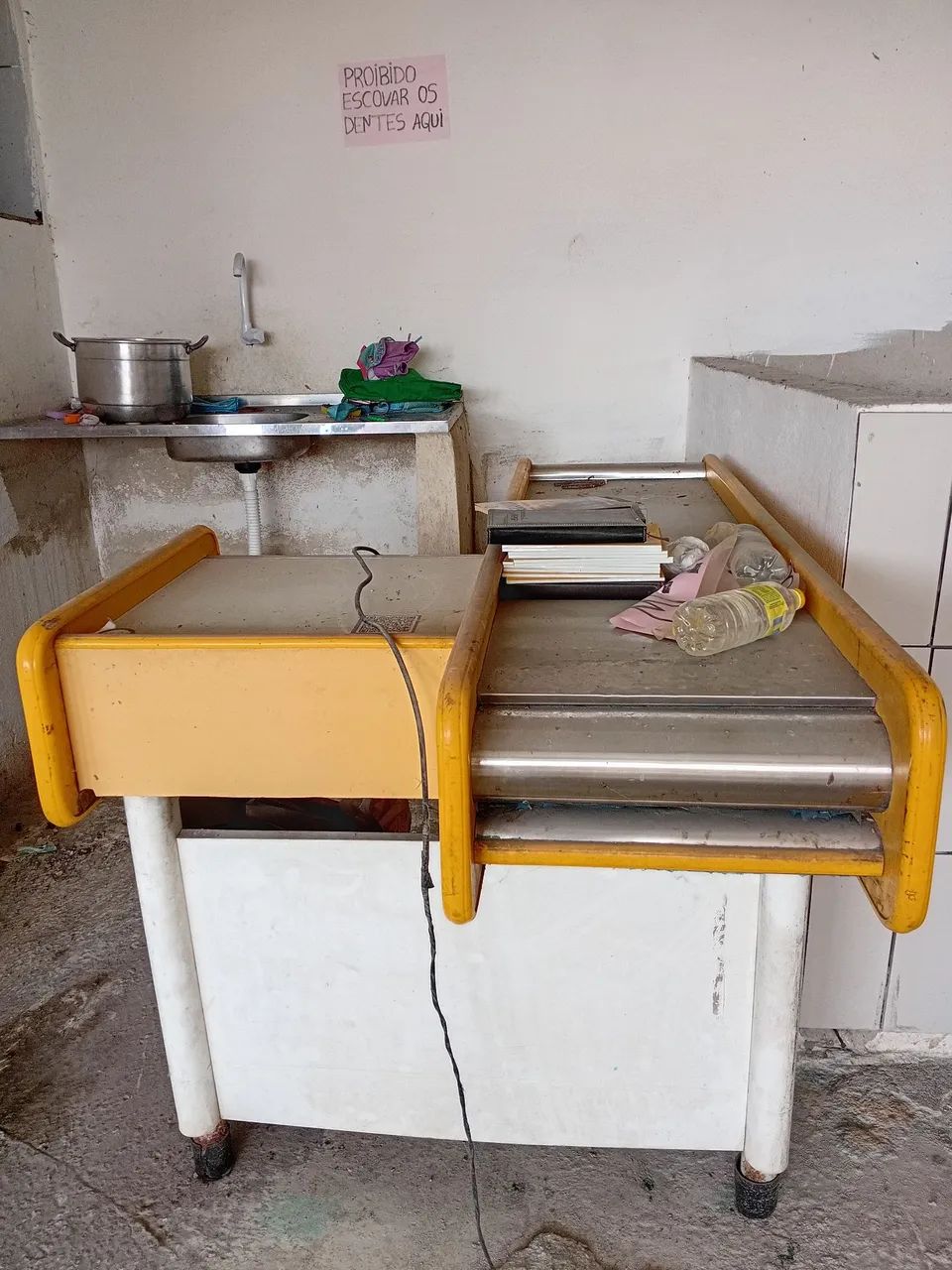 Caixa, gôndola carrinho supermercado 