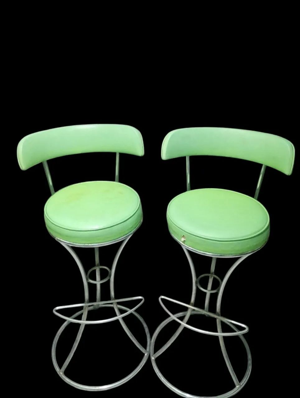 Vendo 2 banquetas verdes acolchoadas 