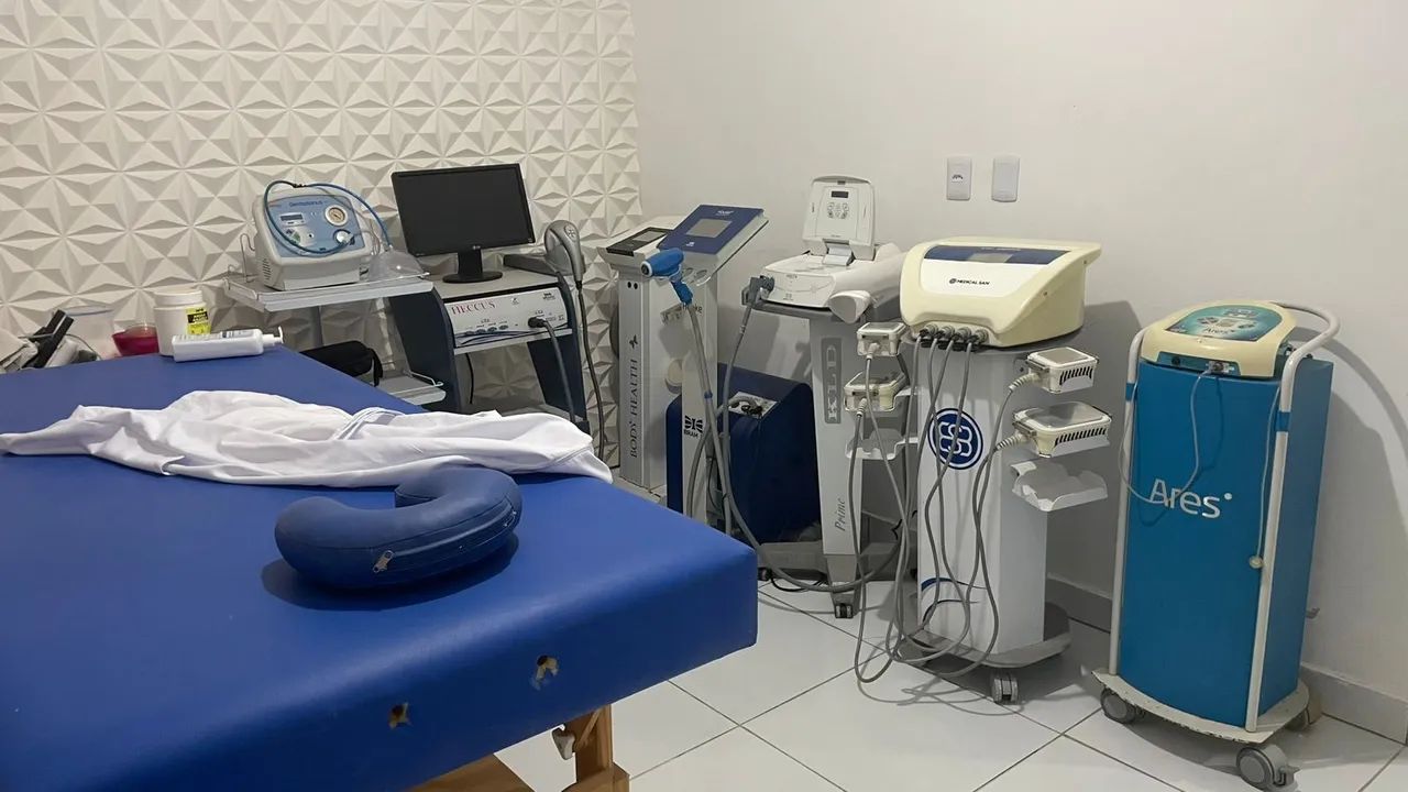 Clínica completa ou APARELHOS DE ESTÉTICA separados 