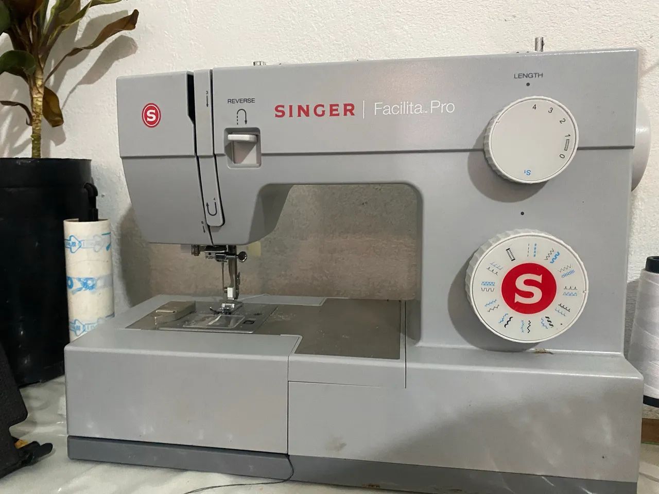 Máquina de Costura Singer Facilita Pro 4323 - Foto 3