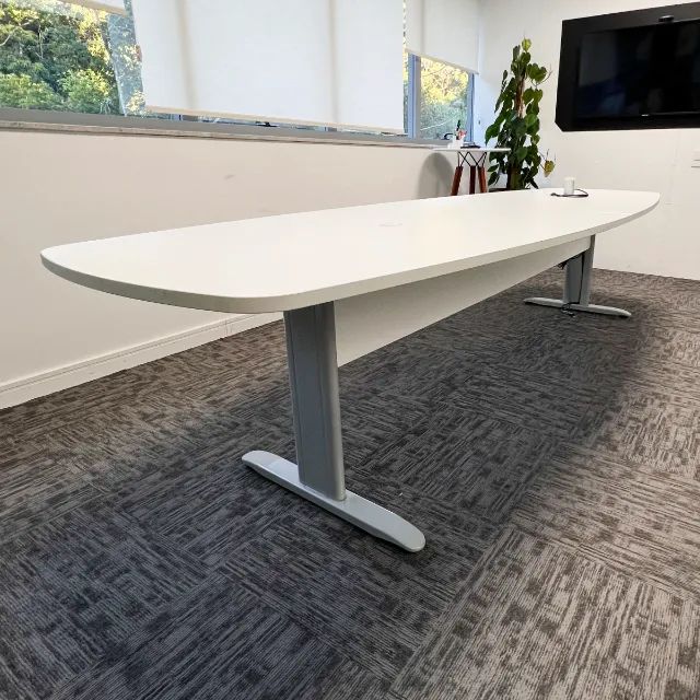 MESA DE REUNIÃO BOTE 3200X1000 MRB2320/E com 2 caixas de tomada - Foto 5