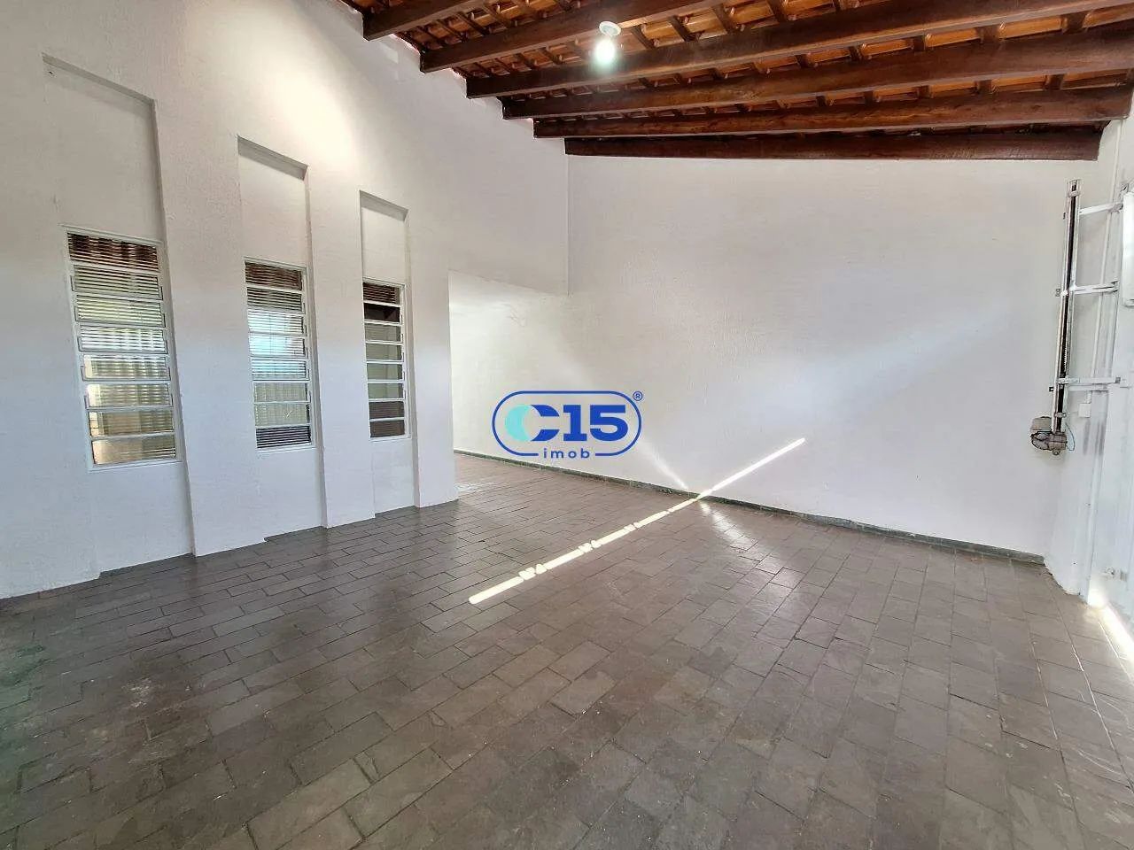 CASA À VENDA  ESPAÇO, LAZER E EDÍCULA INDEPENDENTE - Foto 3