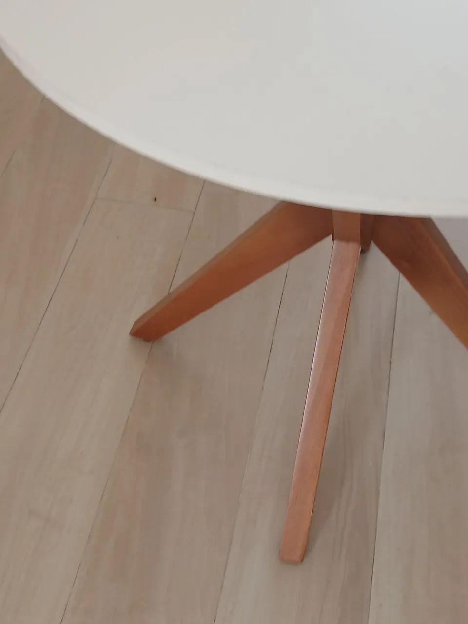 Mesa seminova freijo com off-wite   90cm  - Foto 5