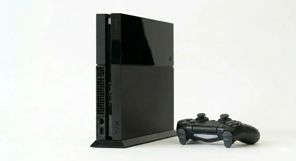 Sony Playstation 4 - 500GB, Standard Cor Preto - 2013 - Consoles