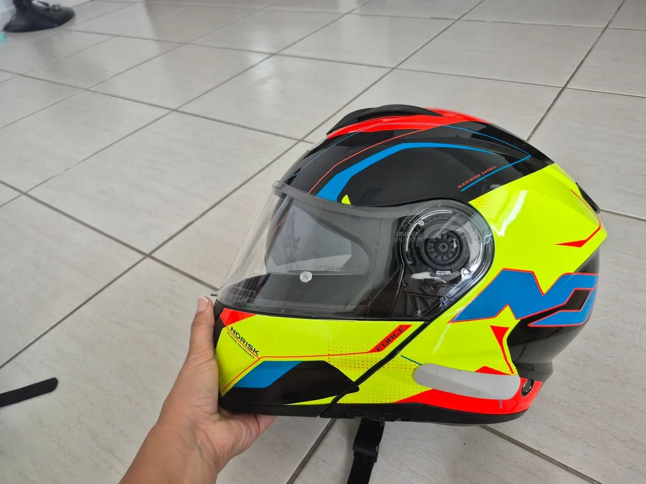 Capacete Norisk Force Quantum Preto Amarelo fluor SEMI-NOVO  - Foto 3