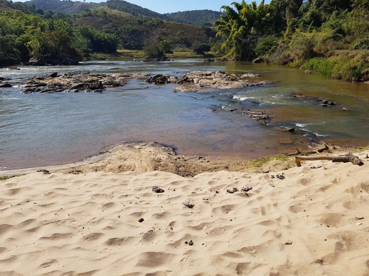 Rio das Flores - Sítio com 5.75 alqueires .