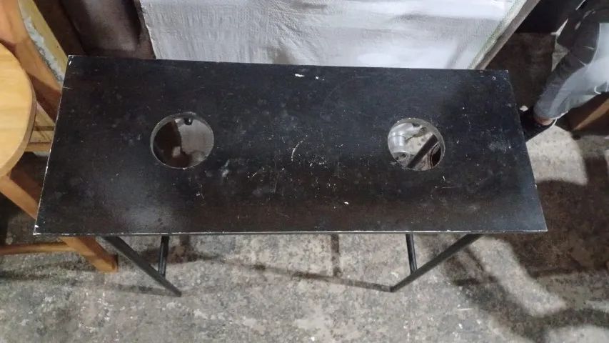 Mesa para manicure, em bom estado, preta. - Foto 2