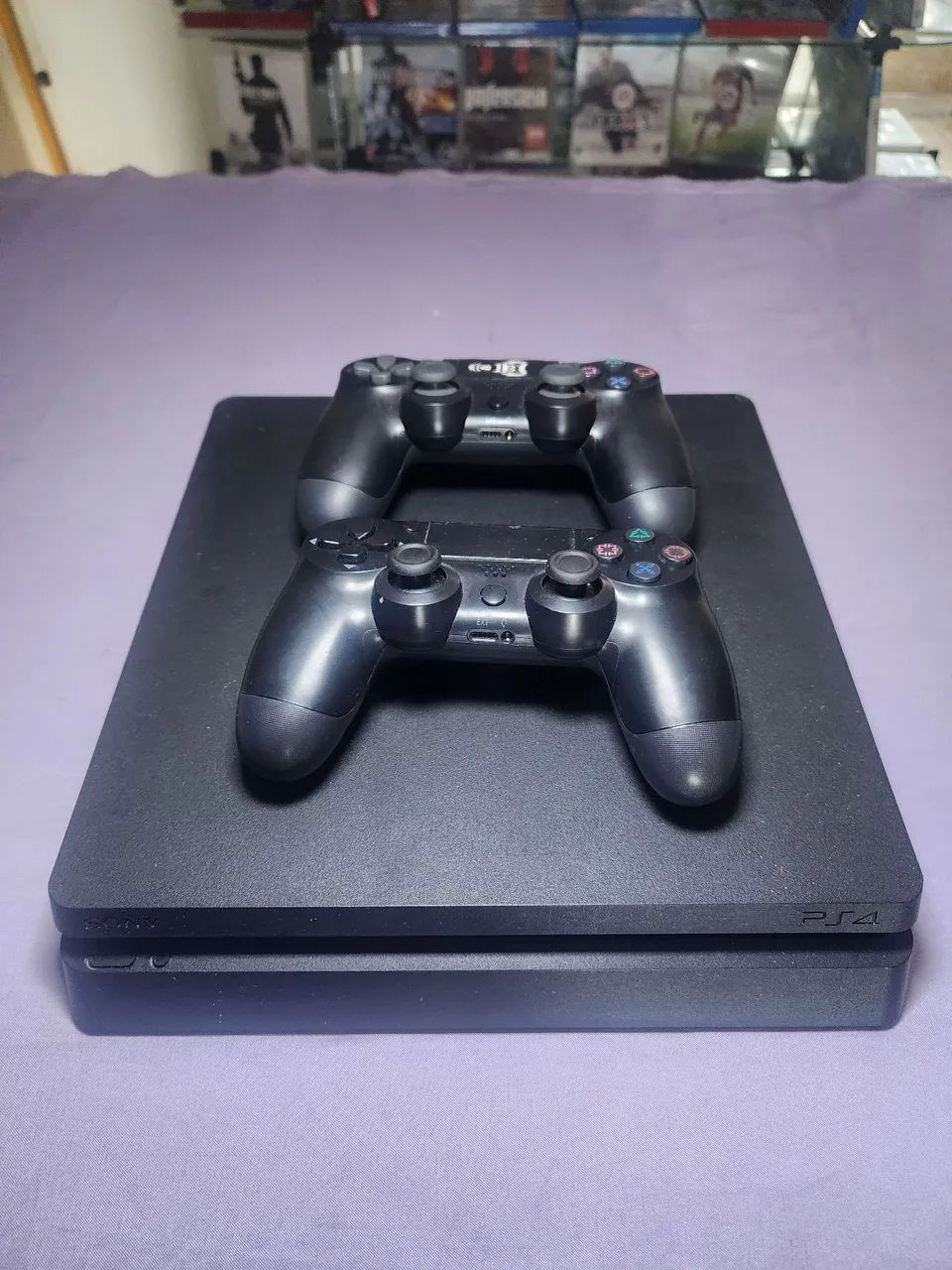 PS4 SLIM + 2 CONTROLES  - Foto 2