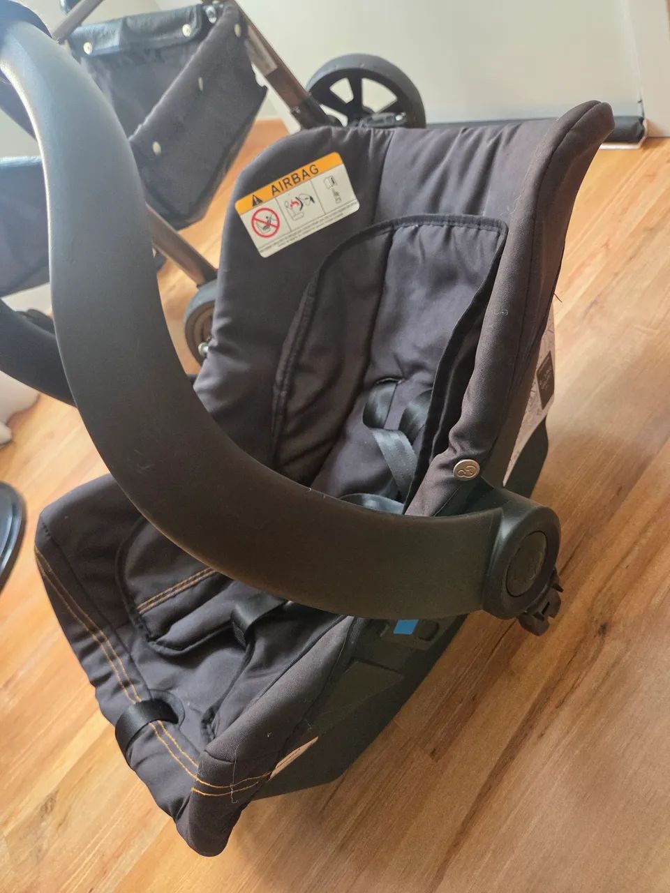 Carrinho de bebê Galzerano + bebê conforto - Foto 3