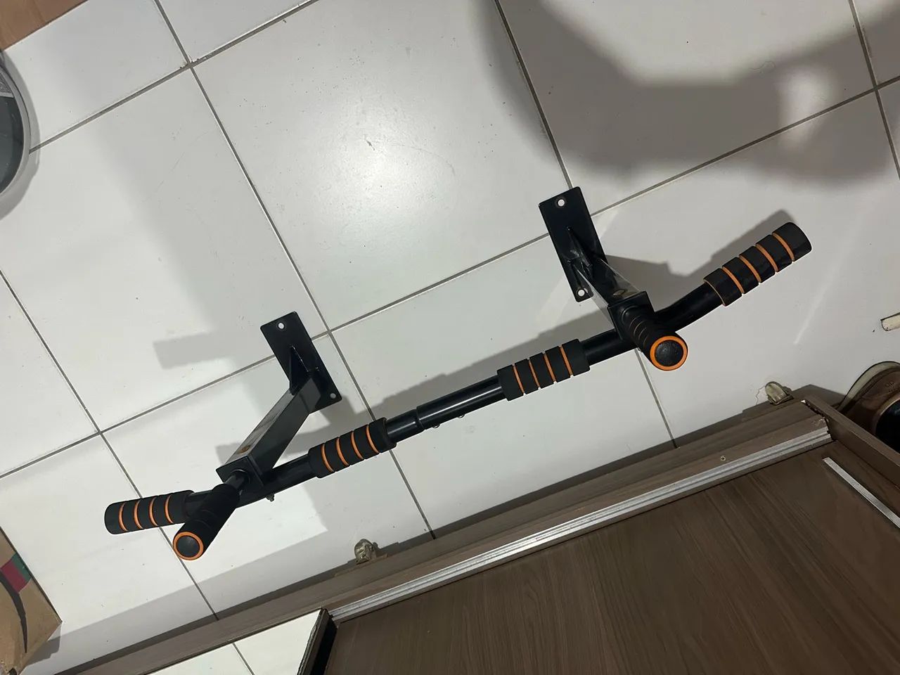 Barra fixa de parede 
