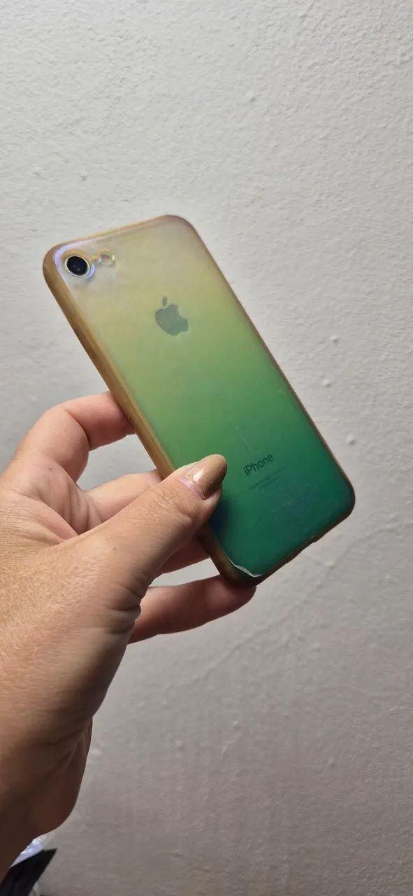 Celular IPhone 8 branco em bom estado - Foto 5