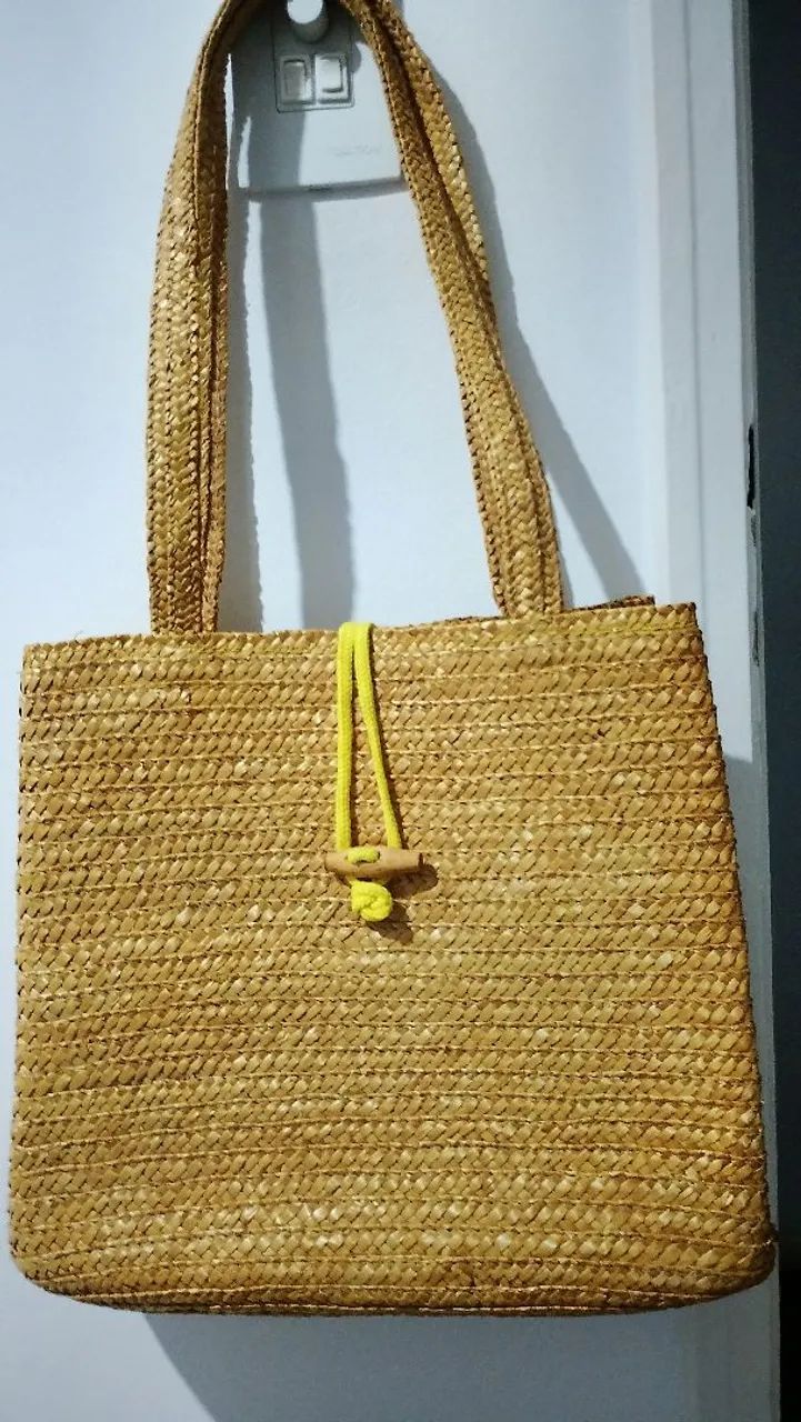 Bolsa de couro, na cor gelo, marca Edu bolsas. - Foto 4