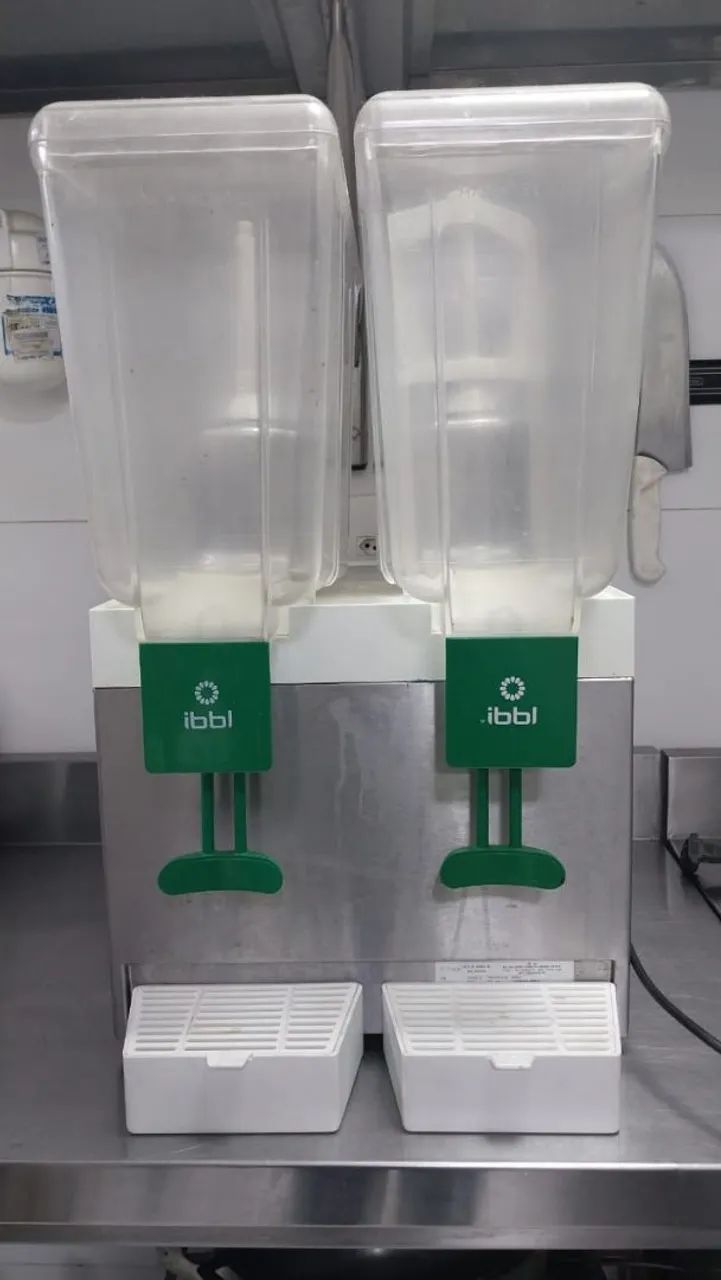 Refresqueira Ibbl seminova 2 bojos de 15 litros - 220V