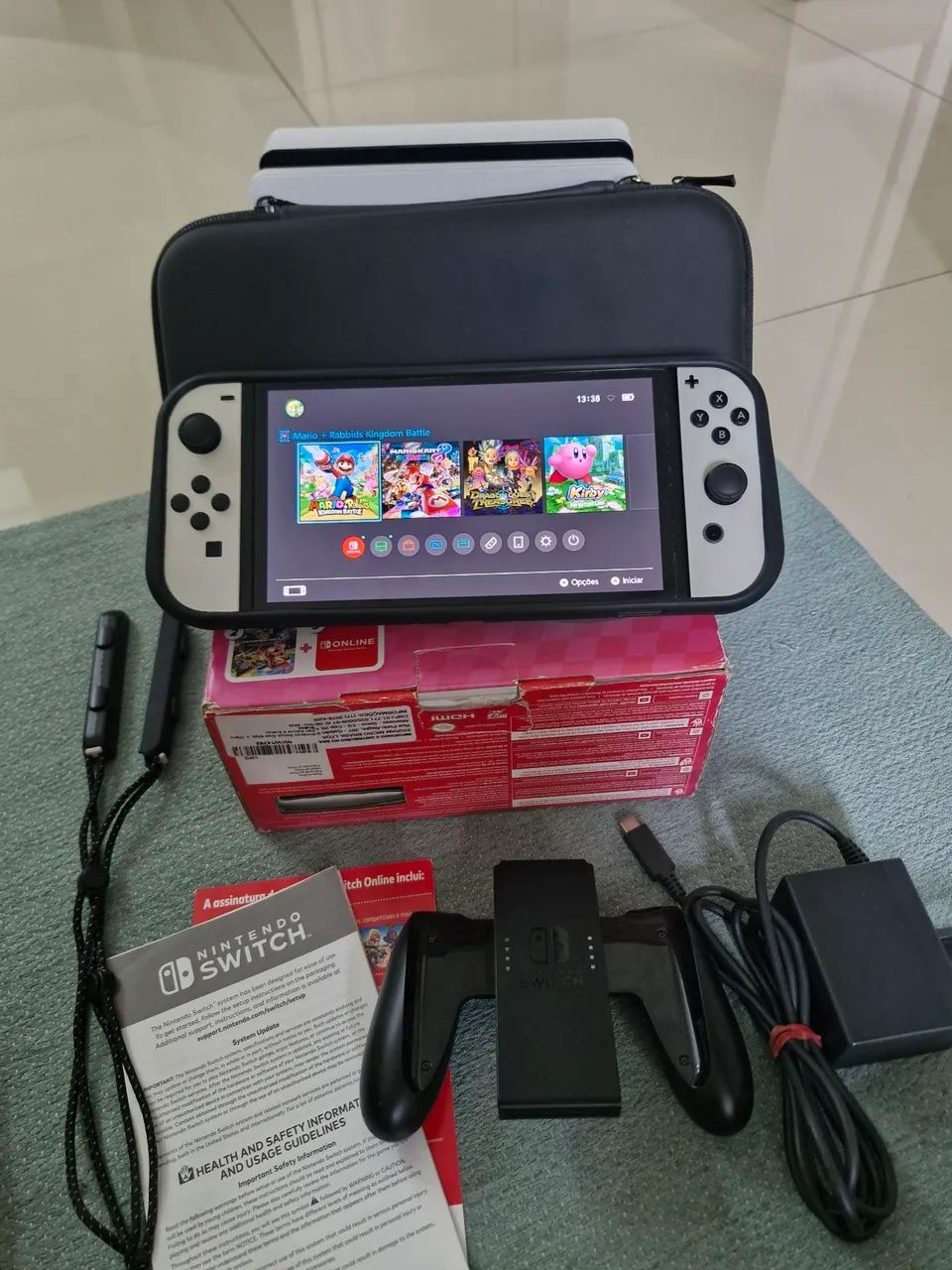 Nintendo Switch OLED 64GB + acessórios