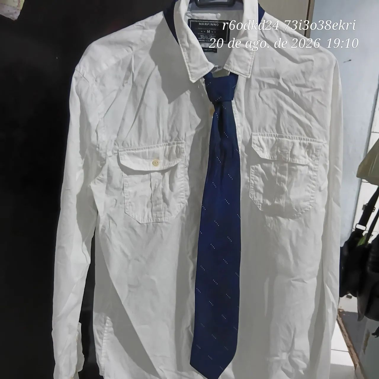 Camisa branca tamanho M com gravata  - Foto 2