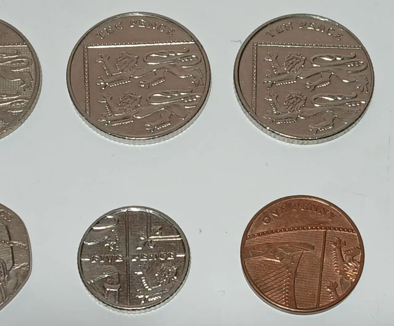 Lote com 8 moedas do Reino Unido - Foto 3