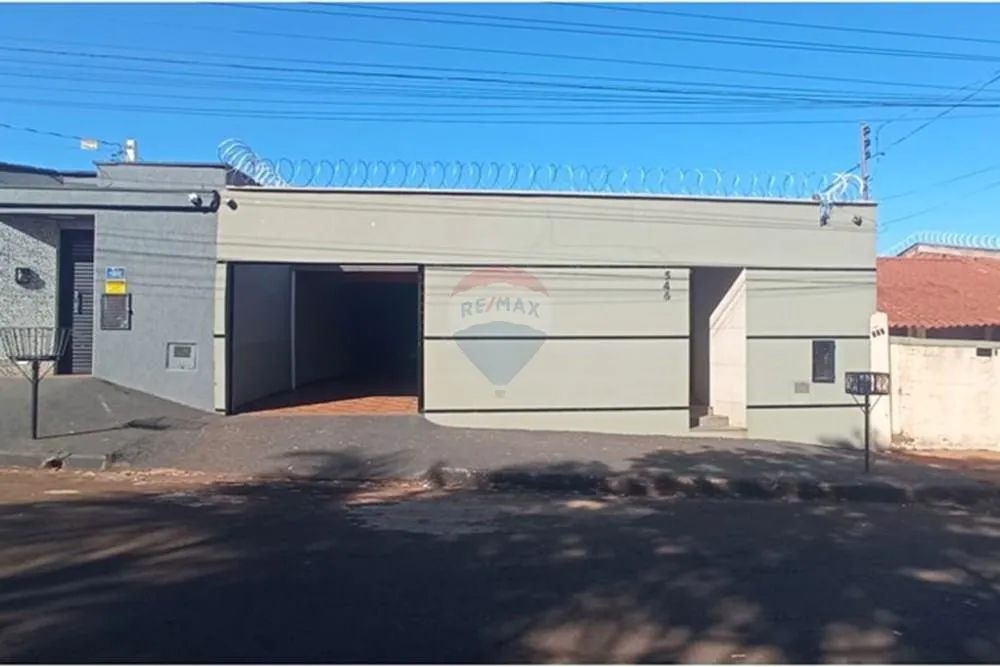 Casa à Venda, Com Dois Dormitórios No Bairro Alvorada Em Ituiutaba/MG.