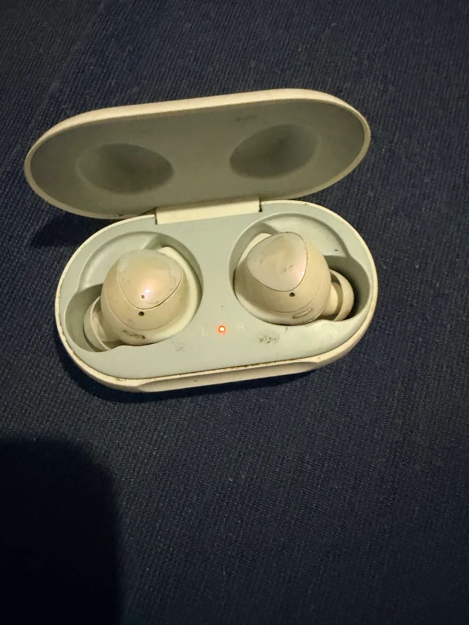 Fone De Ouvido Sem Fio Samsung Galaxy Buds Branco - Foto 2