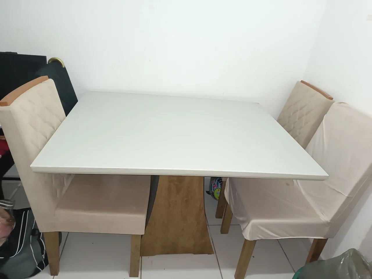 Mesa 4 cadeiras 