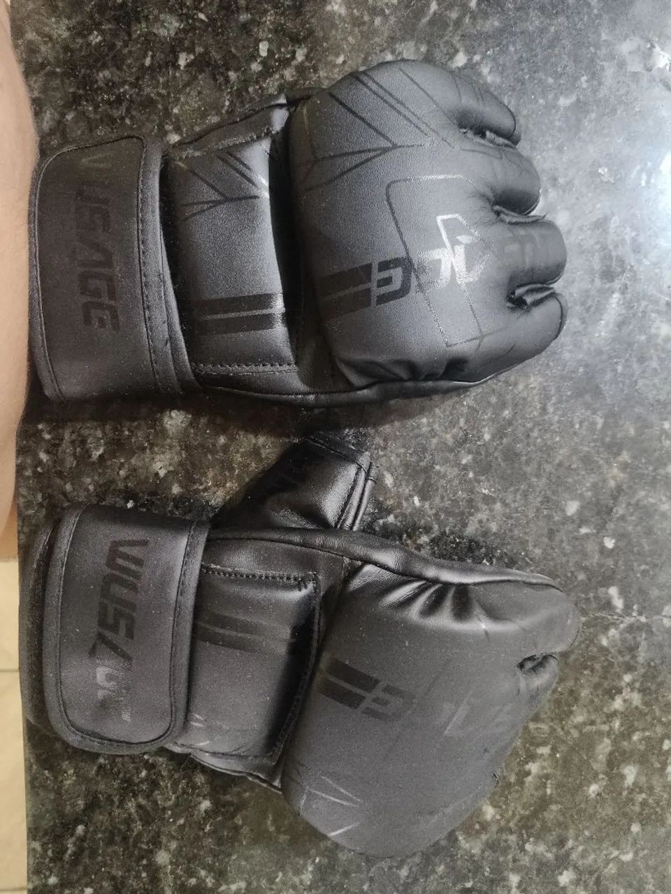 Luva de MMA