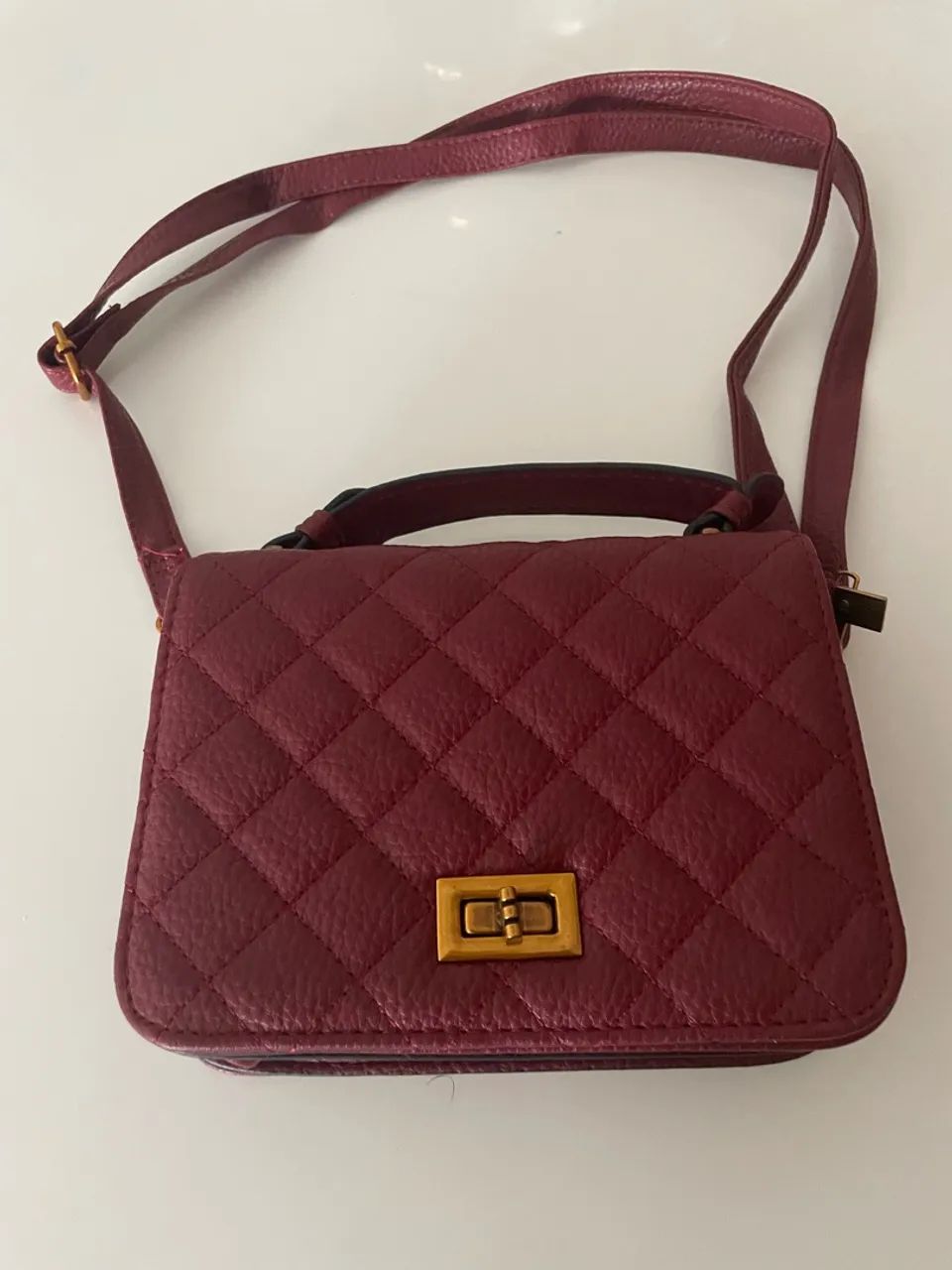 Bolsa NOVA linda e excelente material - Foto 2