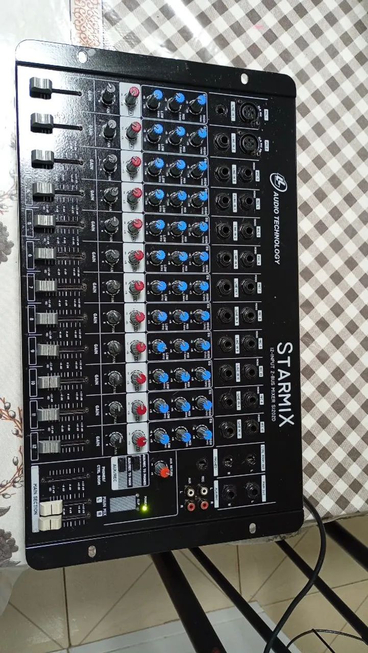Vende-se mesa de som 