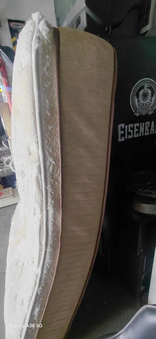 Colchao de casal king bom estado - Foto 3