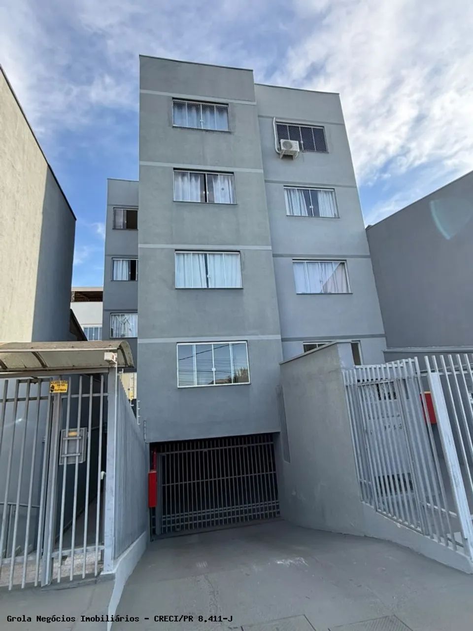 VENDE-SE APARTAMENTO EM CAMPO MOURÃO / 01 SUITE E 02 QUARTOS