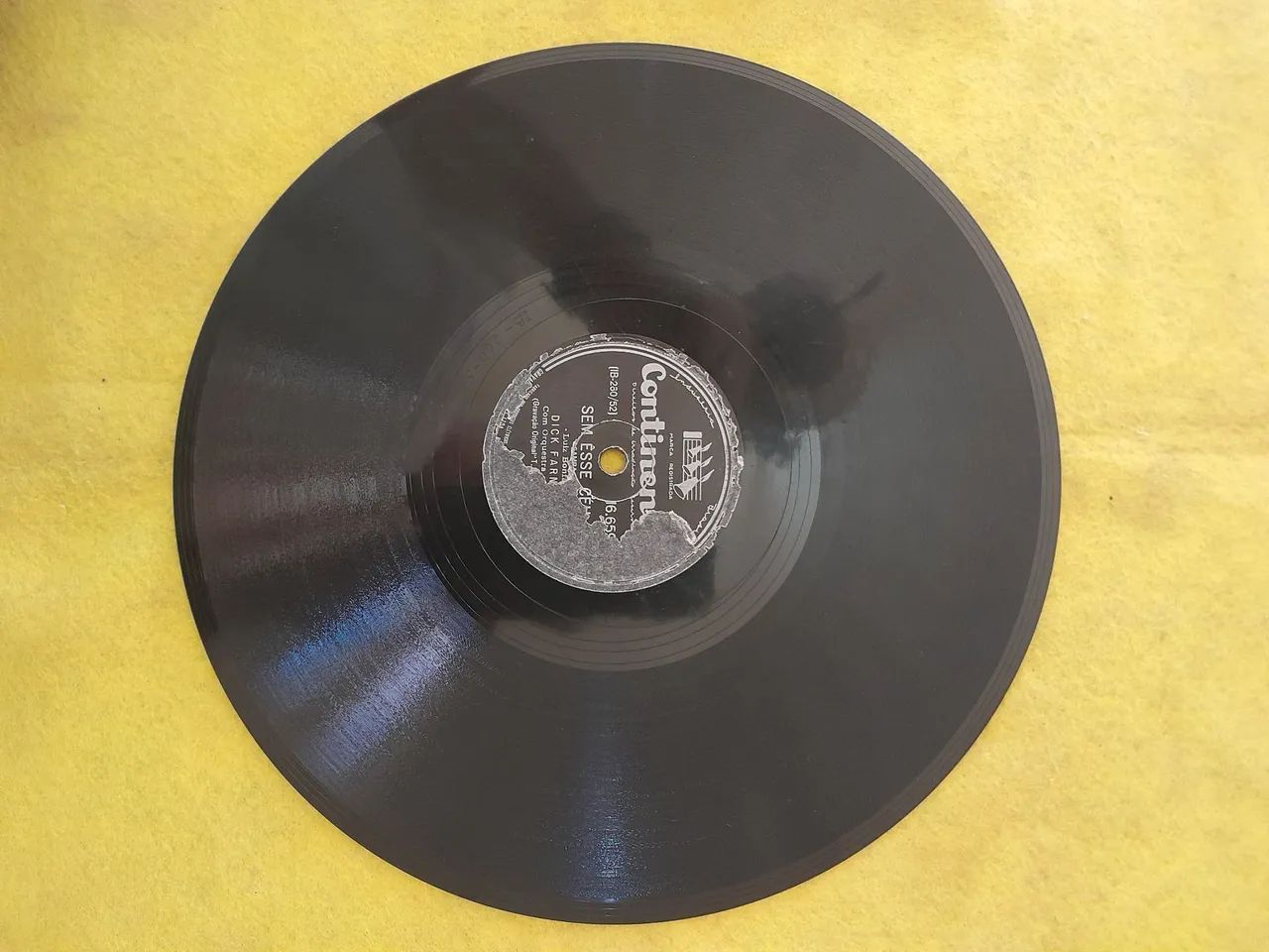 DISCOS EM 78 ROTACOES GOMA LACA D3CADA DE 1940