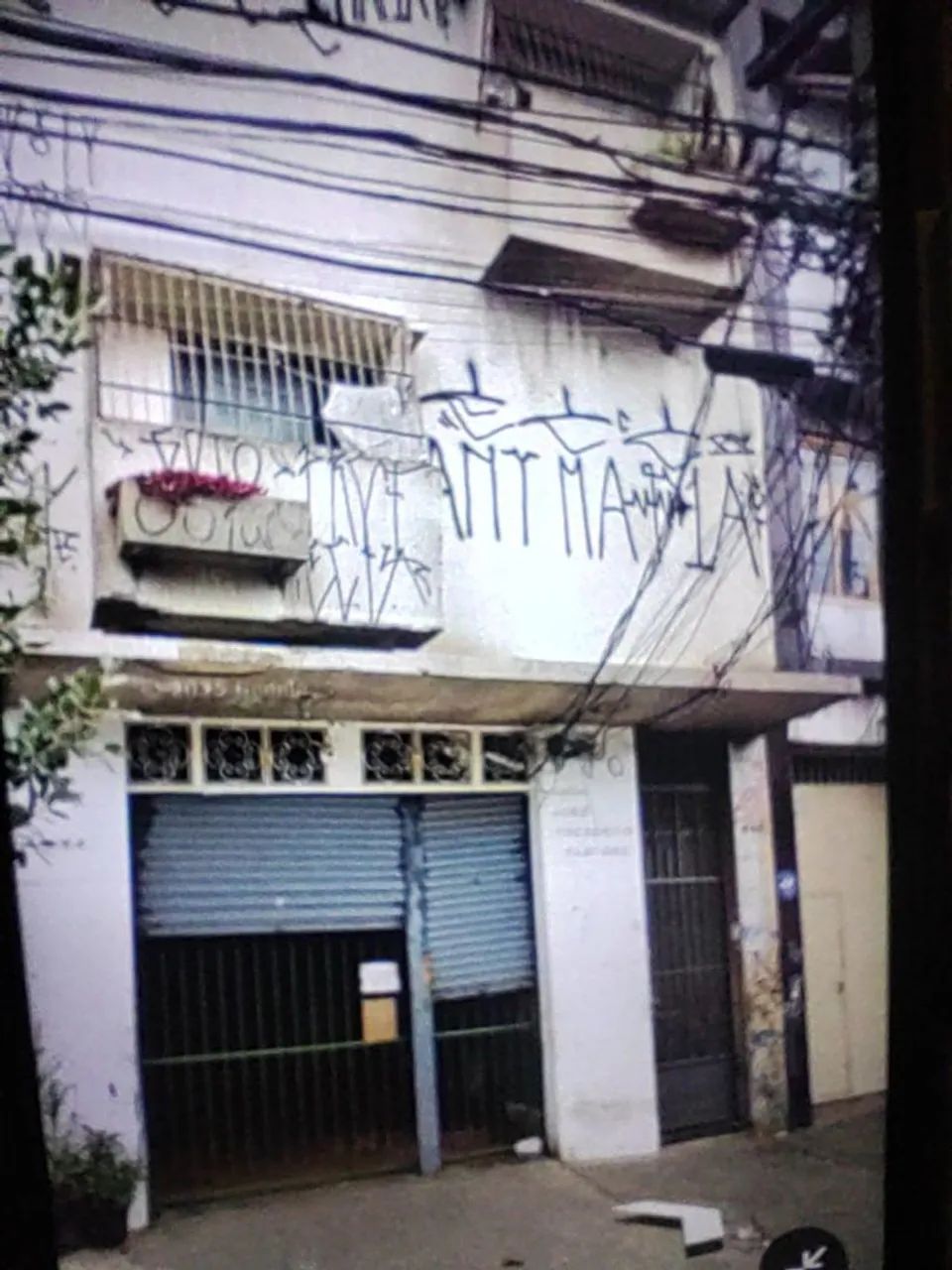 Vende se prédio pra renda 
