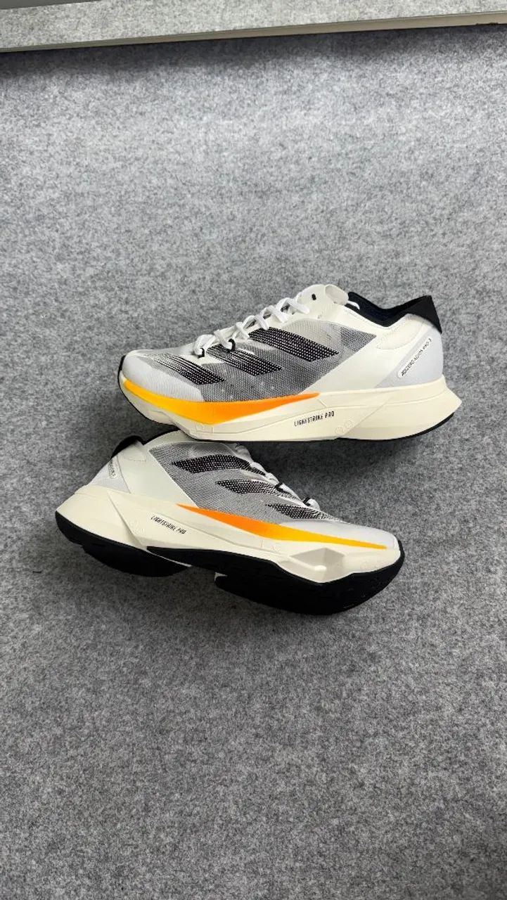 Tênis Adidas Adizero Adios Pro 3 branco e laranja - Calçados