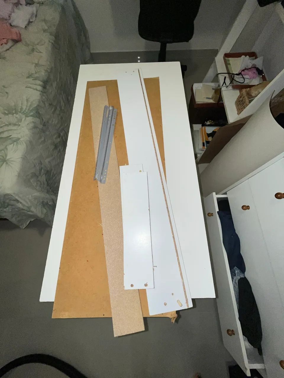 Mesa de estudos com gaveta  - Foto 2