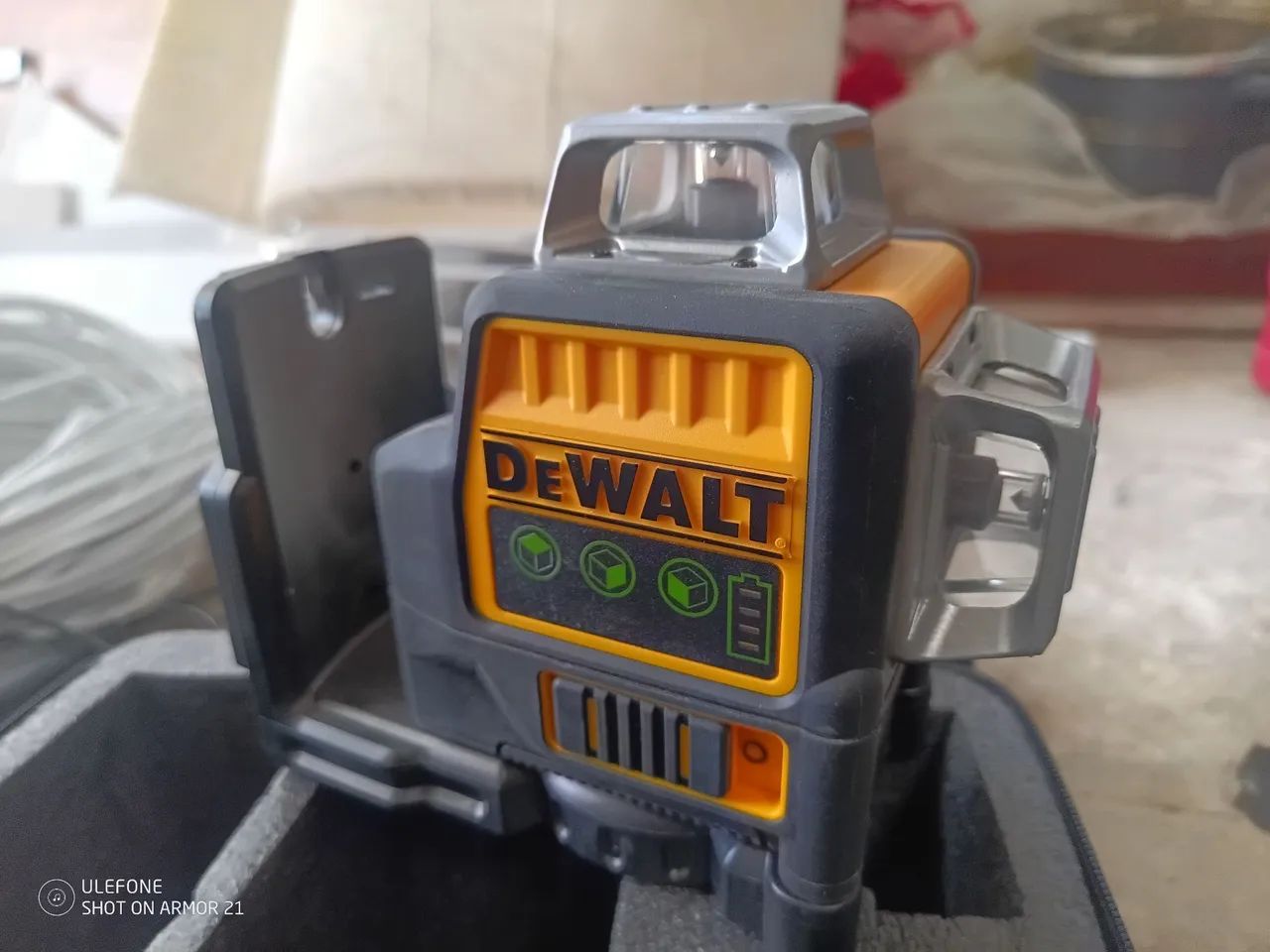 Nível a laser 12 linhas a bateria 12v Dewalt  - Foto 3