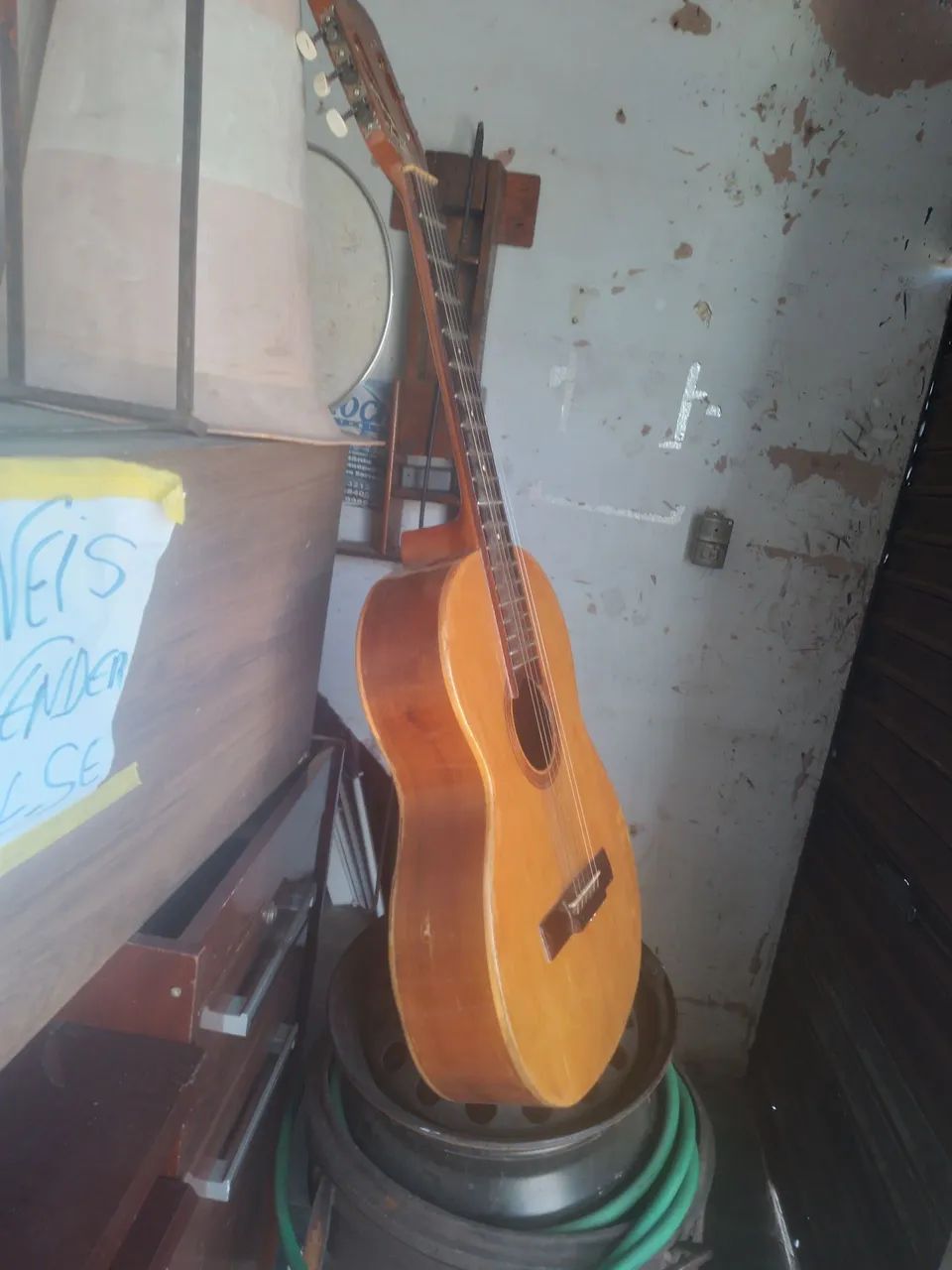 Vendo este violão Gianini.