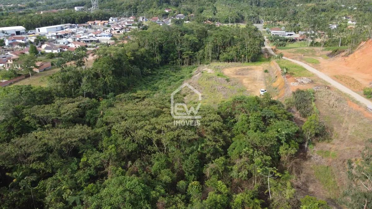 Terreno com Área Total de 6.468m² em Schroeder, SC