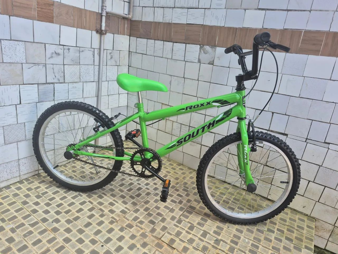 Bicicleta aro 20 semi nova 