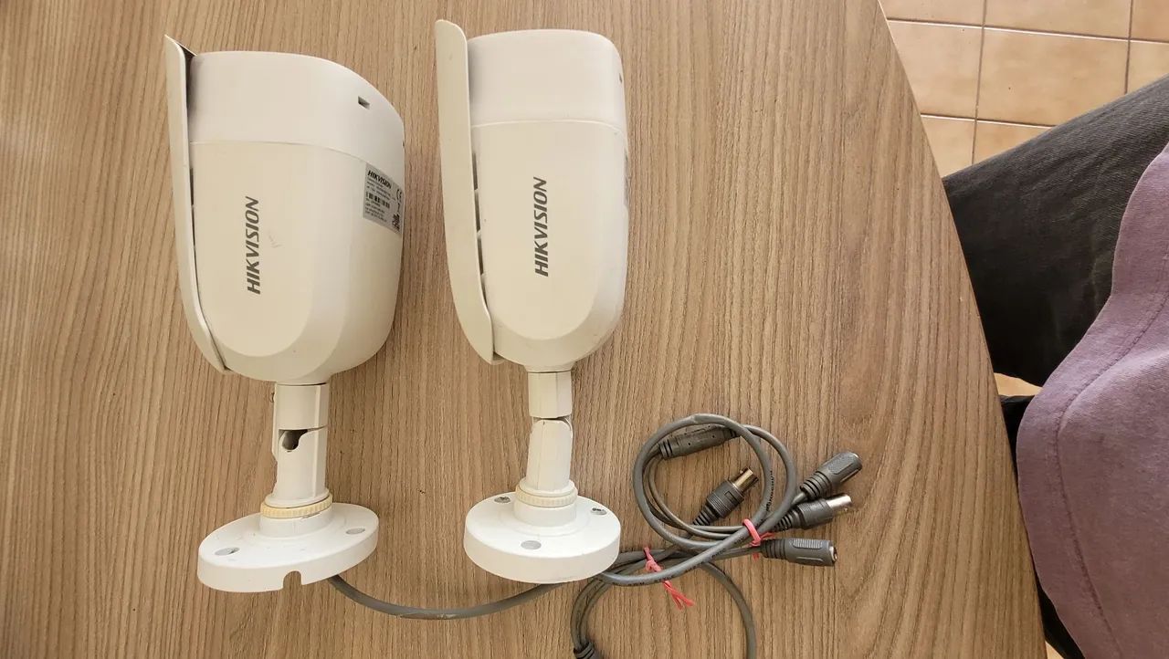 Câmera Hikvision Bullet Strobe 2MP FullHD