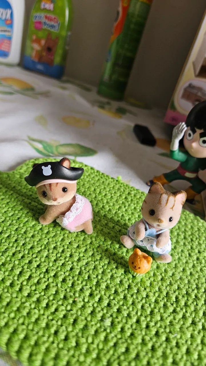 Sylvanian families esquilo e gato bebê 