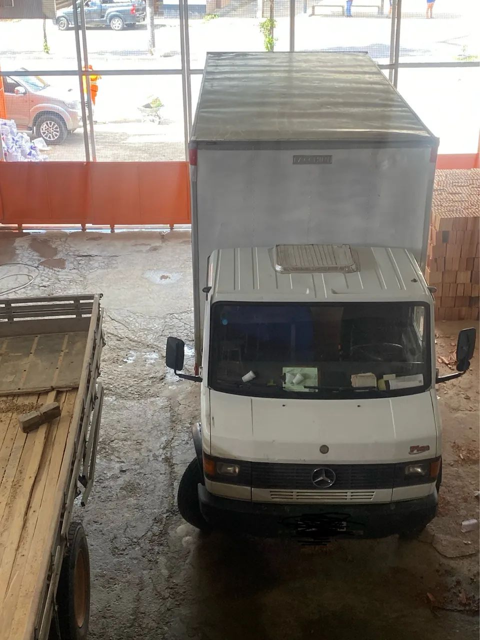 Caminhão baú 710 - Foto 4