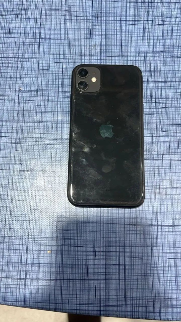 IPhone cor preto  modelo IPhone 11