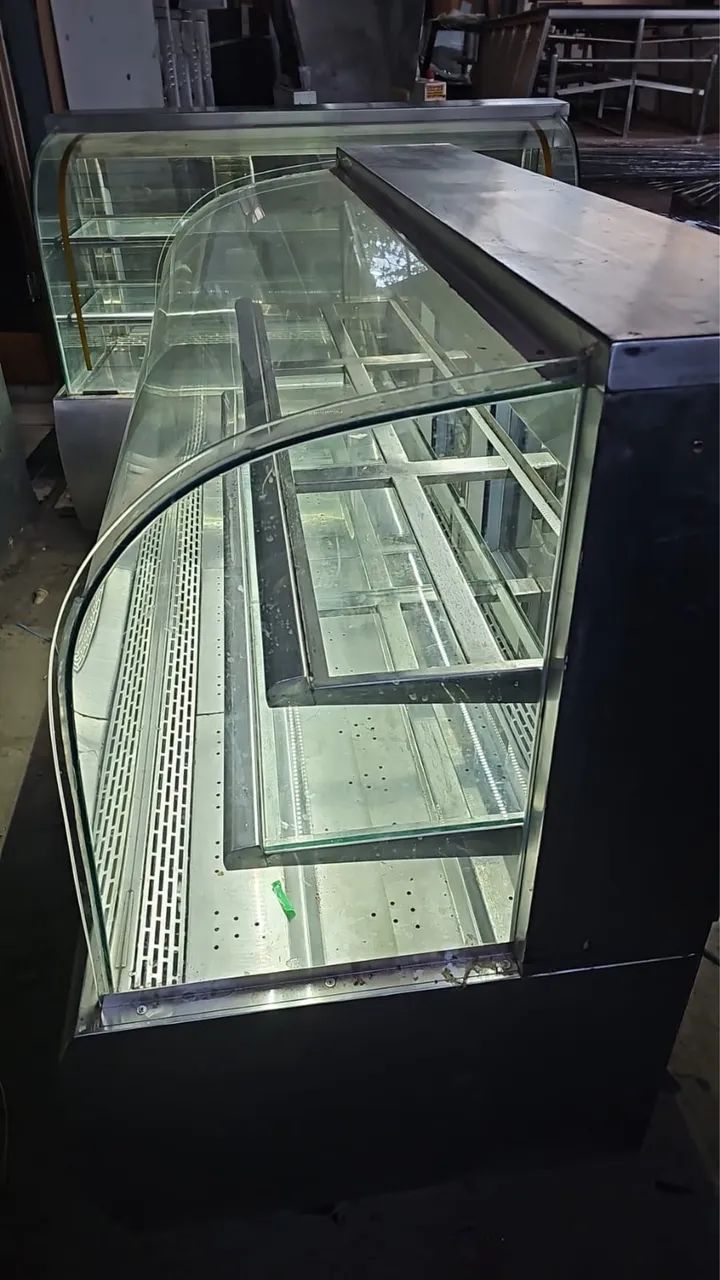 VENDO VITRINES PARA PADARIA - FRIA, SECA E QUENTE 