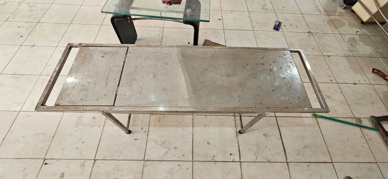 Mesa inox hospitalar